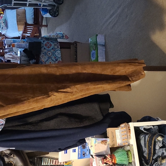 Genuine leather pants. This is not a waist 26, and converts to a XXL-3XL - Picture 4 of 4